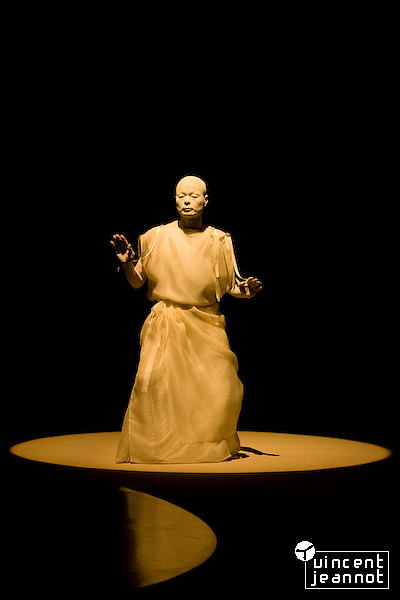 2008_u4n0002