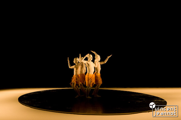 2008_u4n0037