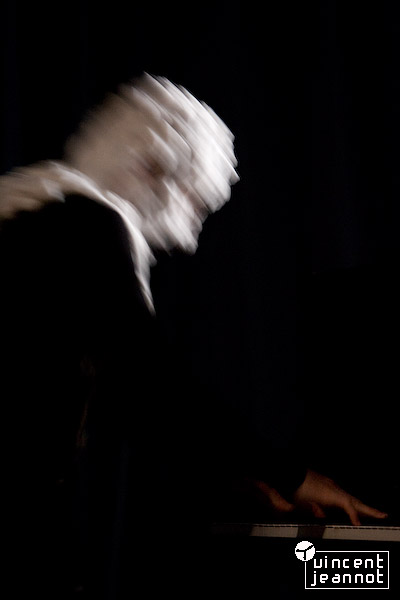 2008_u4n0064