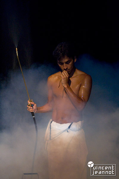 2008_u4n0330