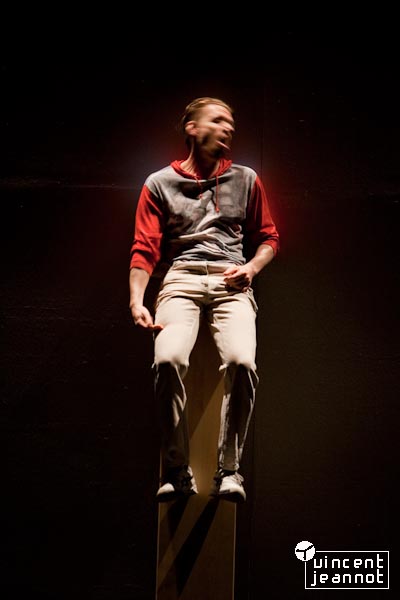 2009_U4N0004