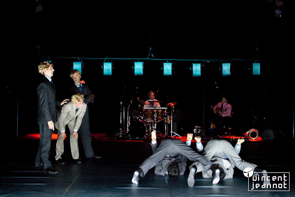 2009_U4N0211